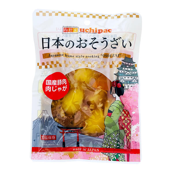 ウチノ 国産豚肉じゃがは関西風に薄口醤油で仕上げています。 日本の家庭料理といえばまず肉じゃが。 開封後、そのままお召しあがりいただくか、耐熱容器に移しラップをかけて、レンジで少し温めてからお召し上がりください。 ＜内野家＞ 全ては、ほんまにおいしい。 ほんまに手づくり。 お惣菜作りのために。 1.仕入から下処理、調理まで全て手作業・手づくりです！ 自家製・手づくりがおいしさの秘訣。 内野家のお惣菜は「毎日手づくり」にこだわっています。 毎朝、自分たちで卸市場に仕入れに行き、商品到着後すぐに野菜の下処理を行います。その後、下調理まで仕入したその日に行い、翌日の朝、一気に商品に仕上げていきます。 手づくりはもちろん、この商品の「鮮度」がおいしさの秘訣です！！ 生鮮品は在庫を置かず、毎日仕入をすることを創業以来徹底して行っています。 全てはお客様に本当においしいお惣菜を食べていただきたいから。これからも内野家のお惣菜は「鮮度」と「手づくり」にこだわり続けます。 2.内野家のお惣菜は保存料・着色料、無添加のお惣菜です 内野家セントラルキッチンには、おもに家庭で使う調味料しかありません。砂糖、お醤油、塩、味噌、お酒などの他、中華・洋風に使うちょっと専門的な食材や調味料など。あとはその時々の食材を、料理人が頭をひねって考え、内野家の味にアレンジして少しでもお客様の喜んでもらえる商品をつくります。それが内野家の味は家庭的な味だと言っていただける所以だと思います。 また製造工程ではPh調整剤などの保存料や着色料、余分な化学調味料などは一切使用していません。 3.お惣菜の鮮度を保つため、出来たてを瞬間冷却 そのこだわりのお惣菜は「鮮度」を保つため、出来たてを即瞬間冷却。 これが内野家の考える「ほんまにおいしい。」に向けた取り組みです。 4.おいしい秘密は、創業以来の大きなお鍋、大きな釜 内野家のお惣菜は創業以来使い続けている大鍋、大釜でつくっています。素材の味を生かすように、小さい火でコトコト時間をかけて煮炊きしたり、家庭では出来ないくらいの強火で一気に炊き上げたり、素材の味を最大限に生かして、どこよりもおいしい手づくりのお惣菜にこだわっていきます。 ■商品名：レトルト おかず お惣菜 日本のおそうざい 国産豚肉じゃが 内野屋 ウチノ 常温保存 煮物 無添加 国産 和食 パウチ ■内容量：135g ■原材料名：じゃがいも、豚肉、玉ねぎ、人参、白糸こんにゃく、醤油、砂糖、みりん、酒、かつおだし、こんにゃく用凝固剤（水酸化カルシウム）、 ■アレルゲン（28品目）：豚肉、小麦、大豆 ■メーカー或いは販売者：有限会社ウチノ ■賞味期限：製造日より1年7か月。 賞味期限は未開封の場合に限ります。開封後は冷蔵庫で保存し、当日中にお召し上がりください。 ■保存方法：常温保存 ■区分：食品 ■製造国：日本【免責事項】 ※記載の賞味期限は製造日からの日数です。実際の期日についてはお問い合わせください。 ※自社サイトと在庫を共有しているためタイミングによっては欠品、お取り寄せ、キャンセルとなる場合がございます。 ※商品リニューアル等により、パッケージや商品内容がお届け商品と一部異なる場合がございます。 ※メール便はポスト投函です。代引きはご利用できません。厚み制限（3cm以下）があるため簡易包装となります。 外装ダメージについては免責とさせていただきます。