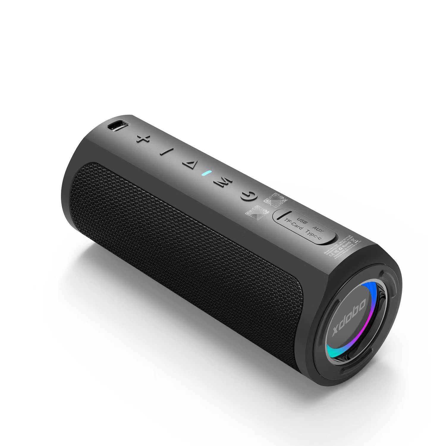 デュアルパッシブラジエーターで優れた低音が出ます。IPX7グレードの防水機能を備え、お風呂、プール、海、アウトドアー、自転車、バイク、車載、いつでも、どこでも音楽を楽しめます。Bluetooth再生 、USBメモリー再生、 TFカード再生、 AUXケーブル再生高音質でハイクオリティな素材使用。【雰囲気灯】両側ムードライト付き。 EQ機能搭載 。TWS機能 2台同時に再生可。 ハイパワー、DSP技術搭載クリアな高音、中音、特別に強化された低音が再生でき、最大の音量でも音は割れません。2つのスピーカーを同時に購入すると、2台ペアリング機能で2つのスピーカーをペアリングして、映画館のような360°ステレオサウンドを楽しんていただけます。　【連続再生時間】内蔵の6600mAh充電式リチウム電池、充電しながら使用できます、1日中お気に入りの音楽をお楽しみいただけます。 (音量や再生楽曲、周囲の温度など使用状況により、記載の時間と異なる場合があります)。【ハンズフリーテレホン搭載・マイク内蔵】マイク内蔵と快速かつ途切れのないbluetoothにより、通話の応答、切断、拒否などが安定し、自宅や車内等どこにいても、簡単にハンズフリー通話を実現します。お届け内容】スピーカー本体 *1＋ C－type USB充電ケーブル（アダプター無し） ＋ 3.5mmステレオアーディオケーブル +取扱説明書 【Bluetooth相互性】Bluetooth搭載のスマホ(iPhone/Andriod)、パソコン、タブレット等ほとんど(99%)接続可能で音楽を楽しむことができます。 ★ご使用スマホによりボリュウームの調整がスマホ側、スピーカー側が別々になっていることがあります。万が一不具合などと思われましたら、取引メッセージでご連絡いただければ幸いです。