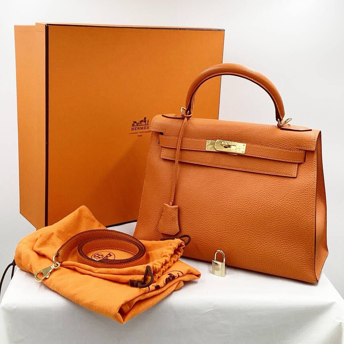 Rakuten - 【中古】 エルメス バッグ HERMES ケリー28 外縫い ショルダーバッグ □H刻印 トゴ ゴールド金具 2WAY 箱 内袋 カデナ 付 149716