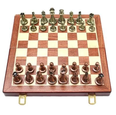 国際チェス チェスセット 国際将棋 合金製 ボードを折りたたむと収納可能 ボードゲーム 収納便利 学生 ..