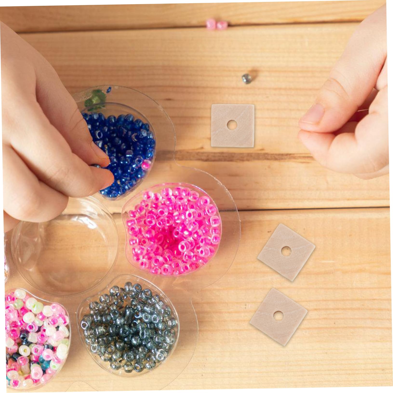 1セット 木製ビーズアクセサリー ミニデコレーション 正方形のガーランド フェルトのビリヤード台 屋外..