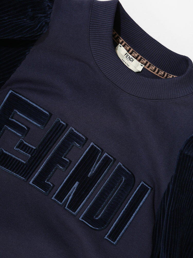 FENDI (フェンディ) 裏起毛 袖コーデュロイ クルーネック トレーナー ブランド レディース トップス トレーナー プルオーバー ロゴ 秋 冬 起毛 リブ袖 暖かい FDLFS7327AD90