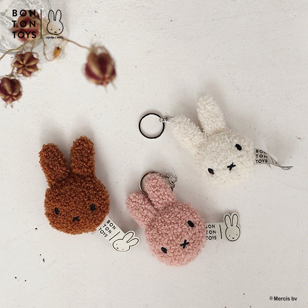 キャンペーン中！ ミッフィー【 Tiny Teddy Keychain 】Miffy キーホルダー キーチェーン 10cm ぬいぐるみ かわいい 人形 大人 うさぎ キッズ リサイクル もこもこ ふわふわ ギフト プレゼント クリスマス 贈り物 出産祝い ボントントイズ BON TON TOYS BTT-047 （MCS）のサムネイル
