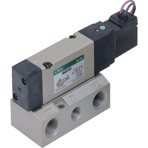 CKD　電磁弁　パイロット式5ポート弁セレックスバルブ　4Kシリーズ　12C　Rc1／2　DC24V JAN：4547431028679 メーカー：CKD（株） / ブランド：CKD / 原産国：日本 特長●シングルソレノイドタイプの5ポート弁です。●サブプレート配管です。●摺動部の耐摩耗性と摺動性を向上させ、大幅な寿命アップと応答性の安定化を実現しました。 用途●Φ125〜160のシリンダ駆動に 仕様●接続口径：Rc1/2●電源(V)：DC24●使用流体：圧縮空気●流体温度(℃)：5〜50(凍結なきこと)●音速コンダクタンス(C[dm［［の3乗］］/(S・bar)])：12 仕様（詳細）●使用圧力：0.15〜0.7MPa●電線接続(mm)：グロメットリード線300 材質／仕上●ボディ：アルミダイカスト、スプールパッキン：ニトリルゴム