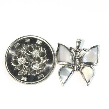 【バディ/シルバーアクセサリー】シルバー925/バタフライ/ホワイトシェル/蝶/貝/ネックレスペンダントトップ/実店舗のあるお店【シルバーショップバディ】5-549