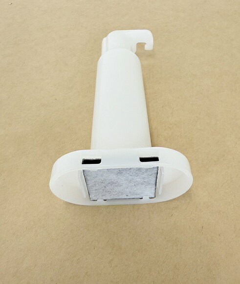 家電と住宅設備の部品くんのパナソニック 冷蔵庫 自動製氷機 浄水フィルター 【ARMH00B01680】旧ARMH000B00820の後継新品番 冷蔵庫 自動製氷機 浄水フィルター 共用品【純正品】氷 部品｜アングル2