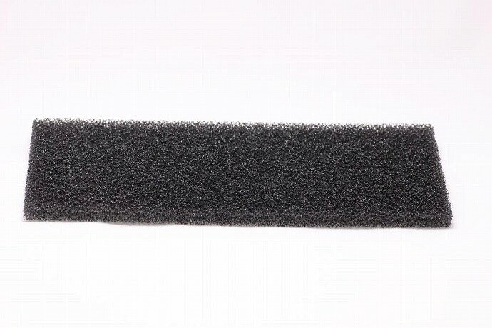 ＜サイズ＞縦120mm×横270mm×厚さ10mm＜色＞黒＜材質＞ポリウレタン1枚入り【ご注意ください】家電部品は必ずお手持ちの本体品番をお調べいただき、適合機種かどうかご確認の上ご注文をお願いいたします。メーカー名、シリーズ名称が同じでも、品番が違う場合、発売年代や仕様が違うため取り付けができません。予めご了承の上、ご確認をおねがいいたします。ご不在時の商品配達のご連絡のため、電話番号はなるべく携帯電話の番号を入力してください。