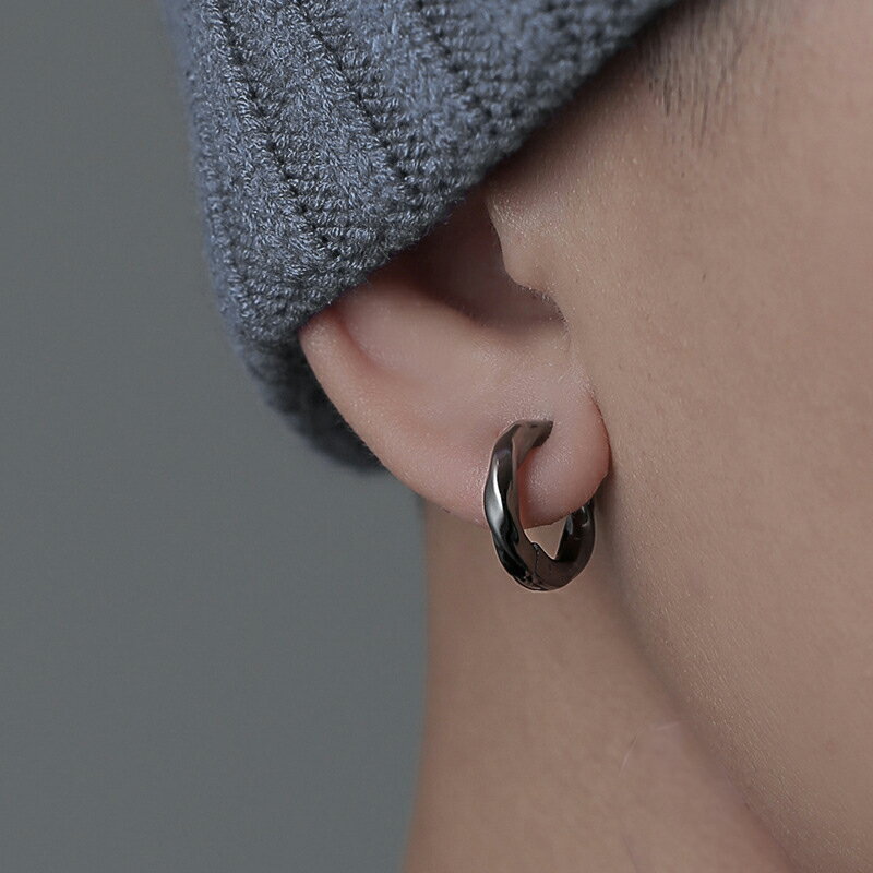 ねじれフープイヤリング シルバー ブラック 韓国ファッション メンズ レディース ペア おしゃれ シンプル 上品 アクセサリー ノンホール 痛くない フープピアス風 イヤーカフ風 プレゼント ギフト