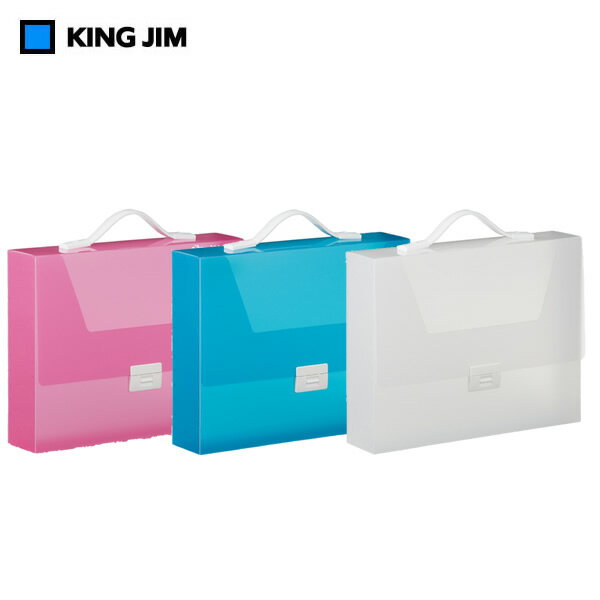 商品説明 KING JIM／シンプリーズ　キャリングケース　グリップタイプ（透明） 持ち運びに便利なグリップ付きタイプ。 グリップで持つ時は引き上げて、抱える時は収納できるグリップです。 デスクまわりの狭いスペースでも、ひっかけたり邪魔になりません。 ※3kg以上収納してのご使用はしないでください！ 商品仕様 サイズ A4 色 ピンク　青　透明 収納幅 70mm 高・幅・厚み（mm） 271（+9）・349・73　※（　）内はグリップの寸法です 備考 カラー透明PP製