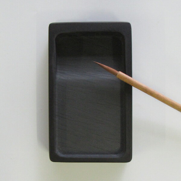 書道筆 小筆 [衣山] 七号 0.5×2.9cm 鼬 しなやかな線が出ます。 商品コード 2274280 流通コード 4537463381620 商品サイズ 穂径5×穂長29×全長215mm 商品　重量 約5g 商品　材質 イタチ毛