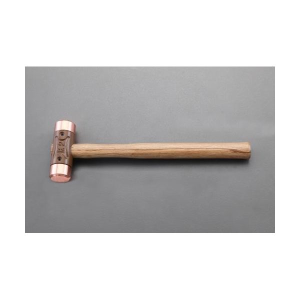 エスコメーカーお問い合わせ：06-6532-6226●頭サイズ…φ38×110mm●全長…350mm●全重量…1000g●頭重量…800g●材質…頭：銅、柄：木●ヘッド硬度…HB 80°●用途…金型の製作、機械の修理・組立てなど強打撃用●替ヘッド…EA575WW-11〜-17●頭本体部分は鉄でできているので、従来の全銅ハンマーと比べ、柄穴の変型が少なく柄折が少ないため安全に作業ができます。