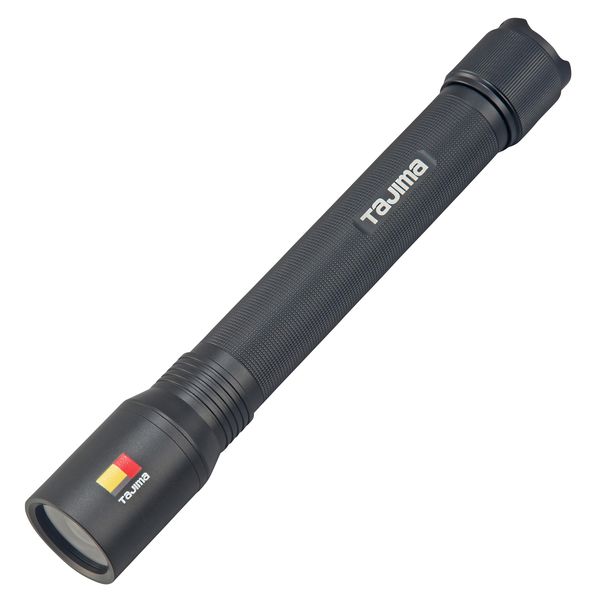 （株）TJMデザインメーカーお問い合わせ：0120-125577【商品説明】●仕様●明るさ：最大800lm4,5時間　50lm30時間●使用電池：単2形電池4本●照射距離：370m（モード2）●配光特性：中心光 スポット8°ワイド59°●防水仕様：Water Resistant/IPX4●落下強度：2m●規格：ANSI/NEMA FL1-2009に準拠した性能表記です。明るさは初期値の10％を切るまでの時間となります。●サイズ　全長267×径41●材質●本体：アルミ、シリコン、ABS、PC