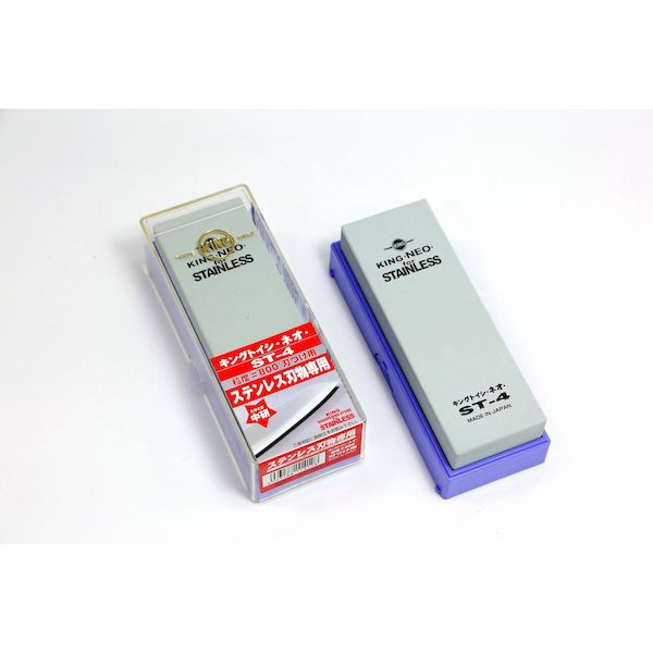 【商品説明】●ステンレス刃物専用砥石。砥石に水をかけるだけで、簡単に研ぐことが出来ます。●最高級研磨材を使用していますので硬度にムラがなく、ソフトなタッチで簡単に満足のいただける刃付けが出来ます。●用途：ステンレス刃物●砥石寸法：185x62x25mm●粒度:#800 ●中仕上げ用