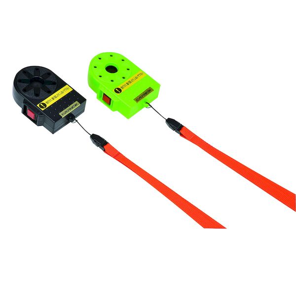 【商品説明】●サイズ=長さ8.5cm×幅5.6cm×厚さ2.3cm●自重=100g（電池を含）●材質=ABS樹脂●9V形角型電池付●音量＝12dB（スピーカーより10cmの距離にて計測）●口で吹かずに本体に付いているボタンを押すだけで強烈なホッイスル音が得れます。