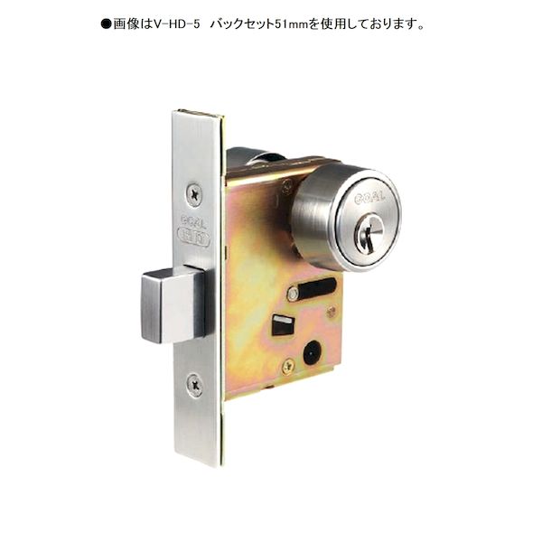 【商品説明】防犯性、耐久性、操作性に優れた本締錠で、コンパクトな本体です。【仕様】●シリンダー：6本ピンシリンダー●バックセット：64mm●取付可能扉厚：29mm〜43mm●室内側：標準型サムターン●室外側：シリンダー●シリンダーとサムターンの仕上（記号）：ステンレスヘアーライン（11）●キー3本付●受座付き