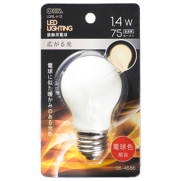 オーム電機メーカーお問い合わせ：0120-963-006【商品説明】特　徴●LED電球 一般電球形 装飾用●電球に似た暖かみのある光色●切れにくく長寿命●消費電力が少なく、電気代が安い●一般電球と比べ発熱が少ない●電球色相当●口金はE26仕　様●寸法：全長84×最大径48mm●質量：35g●定格消費電力：1.4W●定格電流：15mA●全光束：75 lm●定格寿命：30000h●形状：PS※室内専用（屋外使用禁止）※100V 50/60Hz※次のような器具には使用できません。・調光機能のついた器具（100%点灯でも使用不可）・誘導灯、非常用照明器具・水銀灯器具など・断熱材施工器具（SB、SGl、SG形表示器具など）・直流電源・一般照明用※このほか使用器具の種類によって寸法的、熱的、その他の状況（リモコン機器のついた器具など）により使用できない場合があリます※また、人感スイッチなど自動点灯装置、遅れスイッチや表示付きスイッチなどに使うと正常な作動ができない場合があります