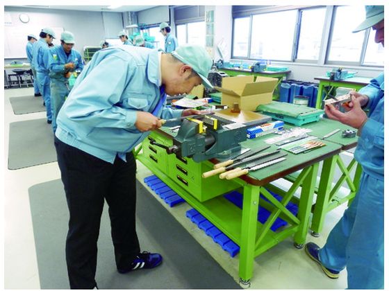 【お取り寄せ】TRUSCO 鉄工用ヤスリ 角 油目 刃長250 TKA250-04