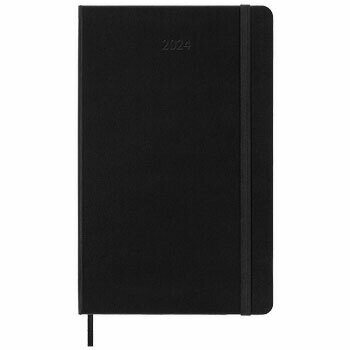 モレスキン 2024年版手帳12ヵ月ウィークリーダイアリー ホリゾンタル 横型 ブラック ハードカバー Largeラージ MOLESKINE メーカー品番：DHB12WH3Y24 これからの12ヶ月、365日をお気に入りの色で 見開き2ページに1週間の予定を書き込むスタイルとなっています。 1週間の予定をまとめてチェックしたい方に最適です。 ・ハードカバー、丸みを帯びた角、ゴムバンド、栞ひも ・カードボードとクロス地のポケット ・見返しには紛失時の情報を記載できる「In case of loss」の欄 ・アイボリーカラー、70 g/平方メートル、中性紙 ・ノートブックのカラーにマッチしたゴムバンド、栞ひも、クロス地の拡張ポケット ・年号を施した表紙 ・サイズ：13×21cm ・インサート：ステッカー・295片、色つき、3シート（アルファベットステッカー1シート、アイコンステッカー2シート） ●掲載期間 月間：('24.1〜'24.12)●掲載期間 週間：('24.1〜'24.12)keyword：手帳　クラシックダイアリー　スケジュール帳　人気　おしゃれ　お洒落　オシャレ　おすすめ　オススメ　シンプル　黒色 スタイリッシュ