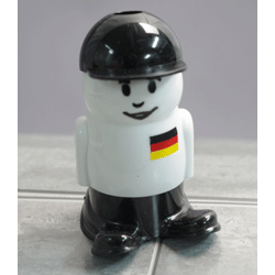 サッカーファンにオススメ 鉛筆の強い味方 ユラユラ揺れる M+R フットボールチーム鉛筆削り