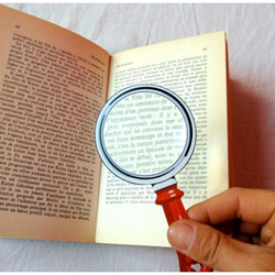 読書のお供に　しおりにもルーペにもなる便利アイテム　フルネル　ブックマークマグニファー