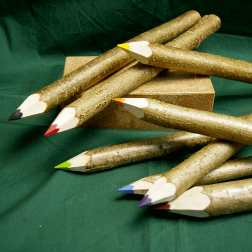 ドイツの森からやって来た自然の原材をそのまま使用した色鉛筆　フィンクバイナー　8色束の色鉛筆　ロングサイズ