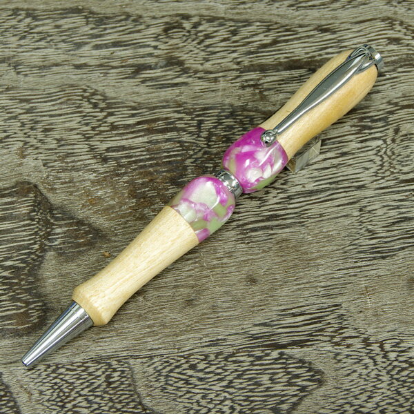和毛筆職人の遊び心から生まれた曲線美 流線型のデザインが美しい木軸の中心には美しいアクリル樹脂がオシャレに Wood Pen"山桜（やまざくら）×ピンク"
