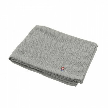 コンパクトに収納できるサイズ感の、日本最大のタオル産地「今治」産タオルです。サイズ約60×90cm個装サイズ：30.0×17.0×4.0cm重量個装重量：190g素材・材質綿100%仕様今治認定番号:第2022-2226号洗濯機洗い可(洗濯ネット使用)手洗い可タンブル乾燥不可生産国日本(今治)fk094igrjs