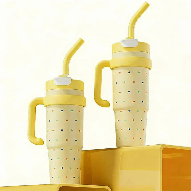 【送料無料】タンブラー 1L 1000ml 大容量 ステンレス 保冷保温 ドリンクホルダー ボトル 蓋付き ストロー付き 直飲み 保冷 水筒 タンブラー おしゃれ かわいい スポーツ ジム トレーニング 水分補給 オフィス
