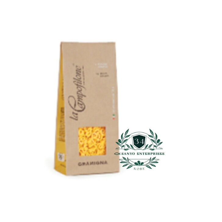 La Campofilone 　EGG PASTA GRAMIGNA グラミーニャ La Campofiloneのエッグパスタに使用する卵はヨーロッパの有機卵コンテストで優勝した 最高級の有機卵。1kgの粉に約10個もの卵を贅沢に使い、水を一切加えず卵だけで丁寧に 練りあげます。鶏の飼料にも抗生物質や遺伝子組み換え穀物を使用しないなど安心・安全へ のこだわりも徹底しています。このたびエッグパスタシリーズにショート4アイテムが仲間入りしました。 卵を練りこんだショートパスタは普通のセモリナ乾麺よりもコクがあり、風味が抜群です。 GRAMIGNA グラミーニャ 茹で時間7～8分 小さく細いカール状のパスタです。モチっとして噛み応えもあり小さくて食べやすい。 グラミーニャ・アッラ・サルシッチャ　（サルシッチャ・玉ねぎ・生クリーム・白ワインで作る濃厚なソース）は定番の食べ方。 チーズのソースと混ぜオーブンで焼いても美味しいです。 原料：デュラム小麦のセモリナ・卵 【アレルギー成分：小麦　卵】 INFORMATION ■商品名：カンポフィローネ グラミーニャ ■内容量：250g ■　幅：3mm ■原産国名：イタリア ■茹で時間：2〜3分 ■保存方法：直射日光を避けて常温で保存してください。 ■輸入者：サンヨーエンタープライズ