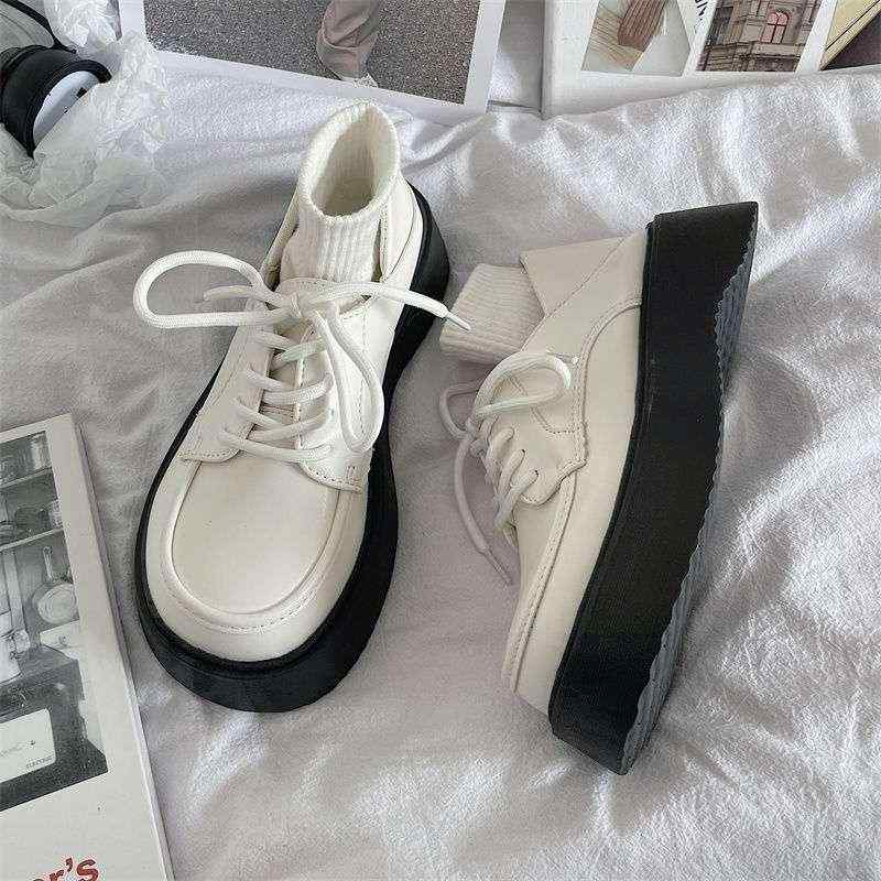 靴 レディース マニッシュシューズ 厚底 メリージェーンシューズ ラウンドトゥ 超ハイヒール(8cm以上) 無地 PUレザー風 網布裏地 ブラック(黒) ホワイト(白) 秋冬カテゴリ: マリージェーンシューズ 靴のつま先の形状: ラウンドト...