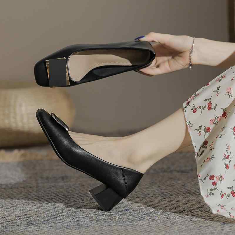 高跟パンプス レディース スクエアトゥ チャンキーヒール 牛革 無地 スリッポン ローヒール オフィス カジュアル 白 黒 ベージュ 春夏 秋冬