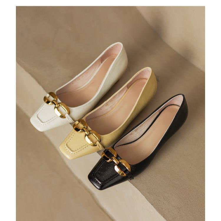 パンプス レディース ローヒール スクエアトゥ ストラップ チャンキーヒール スエード調 スムース 無地 黒 白 ベージュ 春夏秋冬