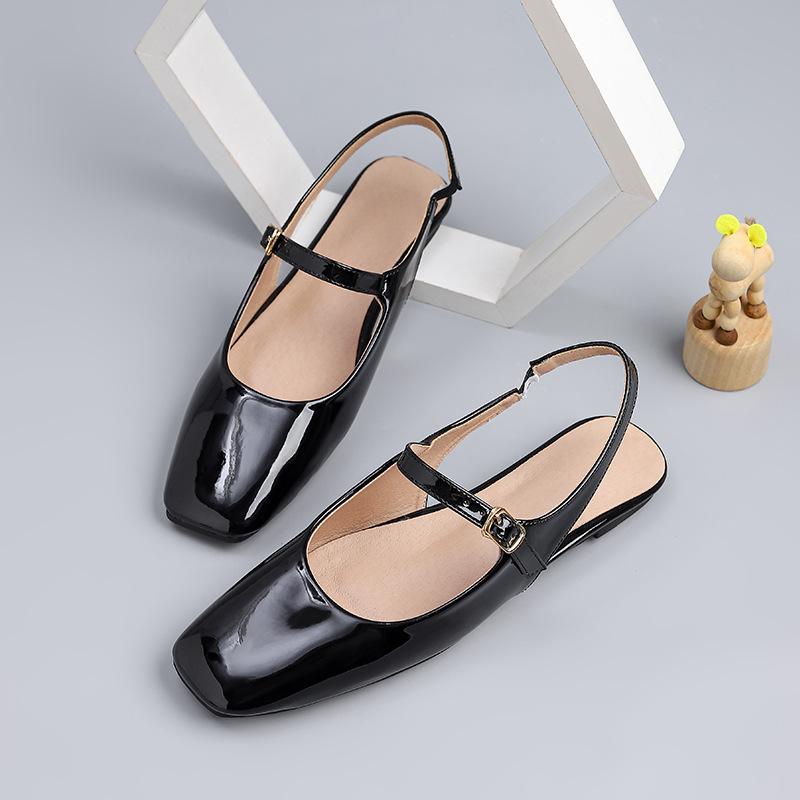 パンプス レディース 大きいサイズ ローヒール ストラップ スクエアトゥ エナメル ぺたんこ フラットシューズ 春夏 秋冬 黒 ブラック ベージュ ネイビー 歩きやすい 痛くなりにくい 履きやすい カジュアル 普段使い デート