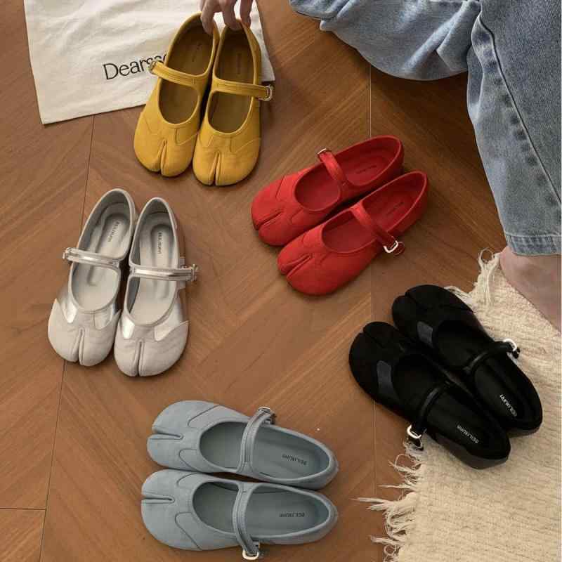 フラットシューズ レディース 馬蹄ヒール ストラップ ベルベット調 メリージェーン ラウンドトゥ ローヒール ぺたんこ シルバー 赤 黄色 星柄 ブルー ブラック 春夏 秋冬