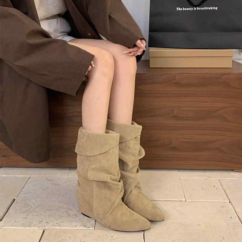 ブーツ レディース ウエスタンブーツ 褶皱 绒面 スエード ポインテッドトゥ 5cmヒール インヒール ジョ..