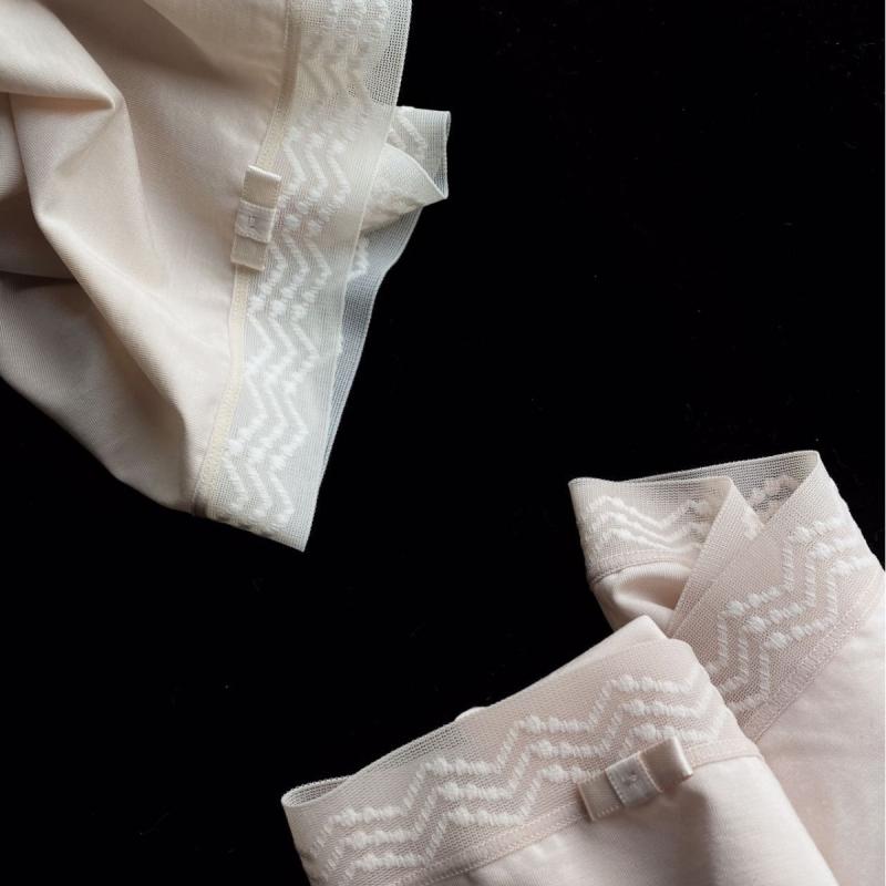 ショーツ レディース 中腰 無縫製 接触冷感 インナー レーヨン スタンダード 無地 かわいい 春夏 秋冬(..