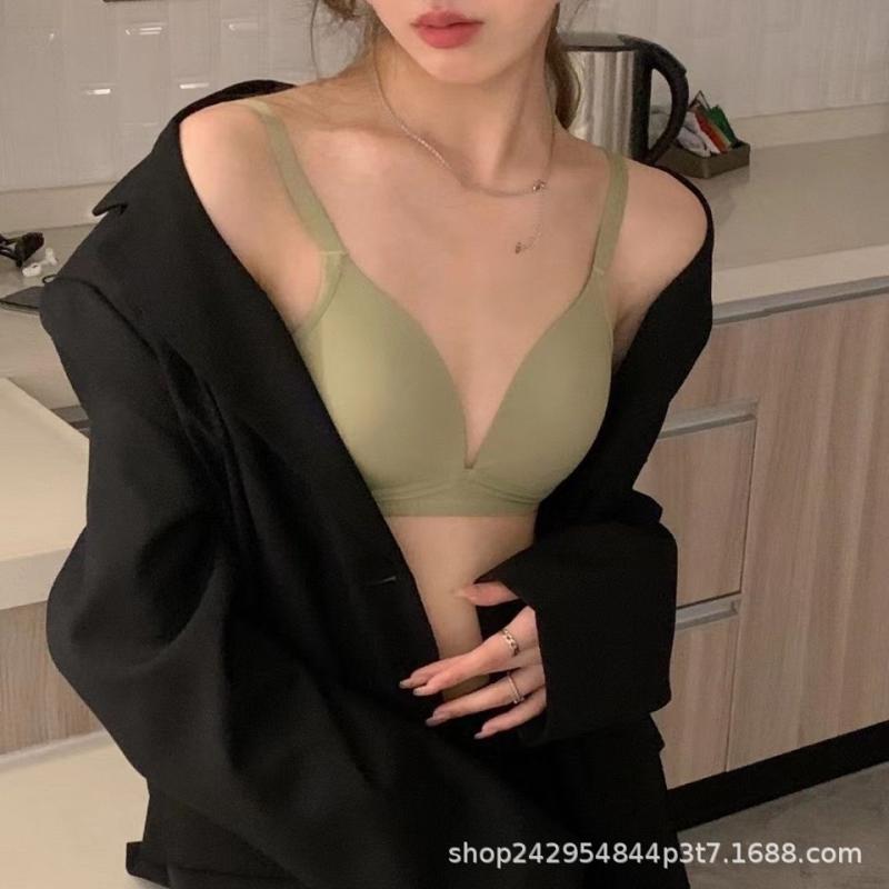 ブラジャー レディース ナイトブラ 三角ブラ ノンワイヤーブラ 通気性 吸汗 薄手 1/2カップ 調整型 快..