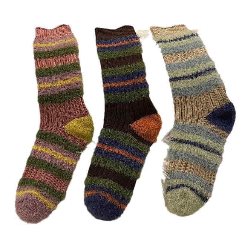 靴下 レディース 秋冬 厚手 ストライプ柄 配色 もこもこ あったか ミドル丈 ソックス カジュアル 婦人 冬 暖かい 水貂绒 聚酯纤维 混色