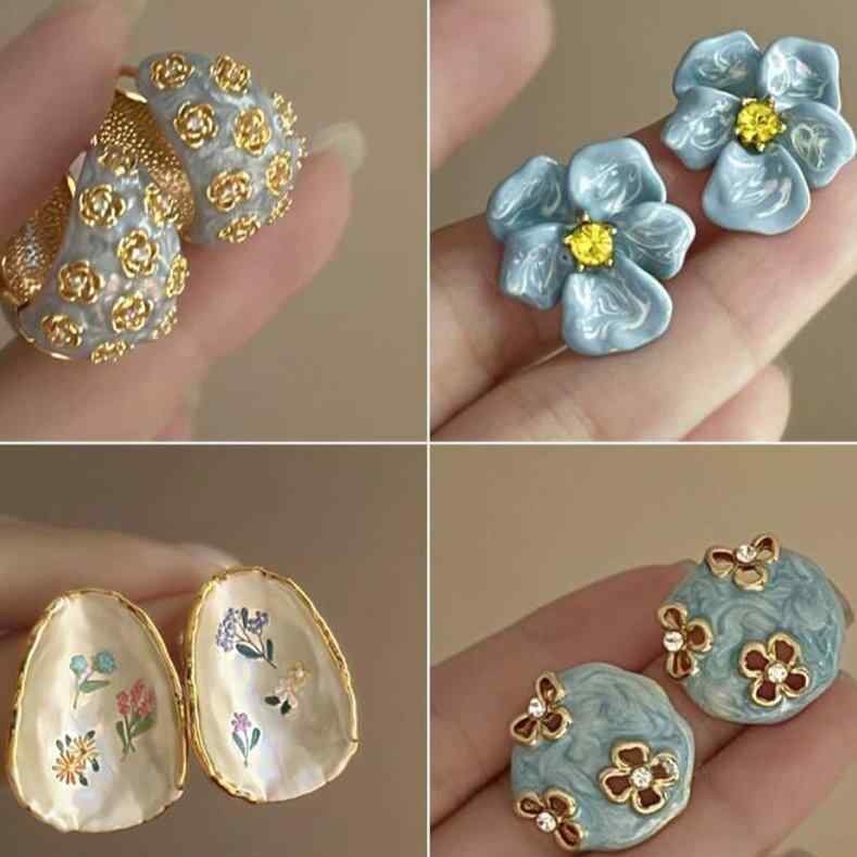 耳飾り レディース 花柄 ドロップ イヤリング 合金 電気メッキ加工 軽奢風 通勤 花びら 花 モチーフ リゾート 上品 エレガント(x2)