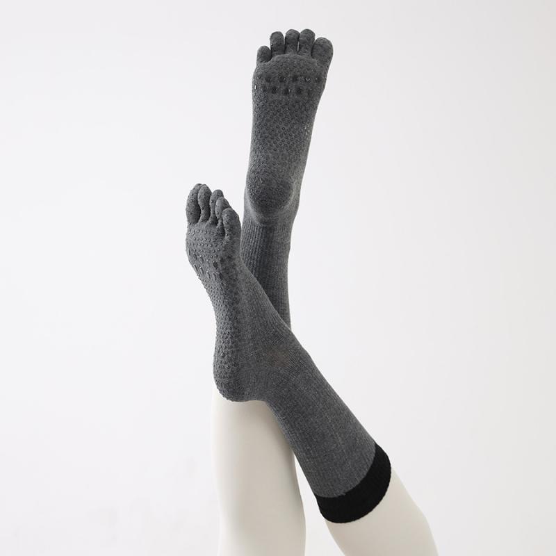 靴下 レディース ヨガソックス 五本指 スポーツソックス 滑り止め 吸汗 高筒 スポーツ 運動 ピラティス フロア 秋冬 綿 混紡 ブラック グレー グリーン ピンク ベージュ ホワイト ブルー