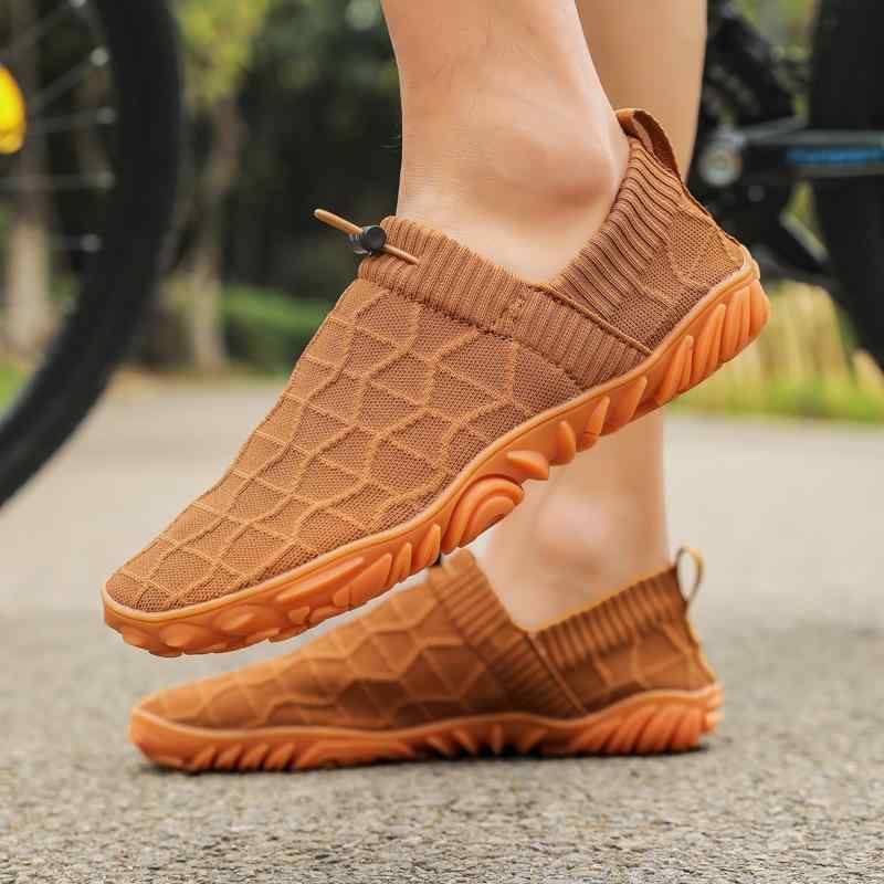 靴 メンズ レディース 徒步シューズ ランニングシューズ スニーカー スリッポン スポーツシューズ アウトドア トレーニング 普段使い 滑り止め 通気性 陸上 運動靴 春夏秋冬 軽量 クッション性