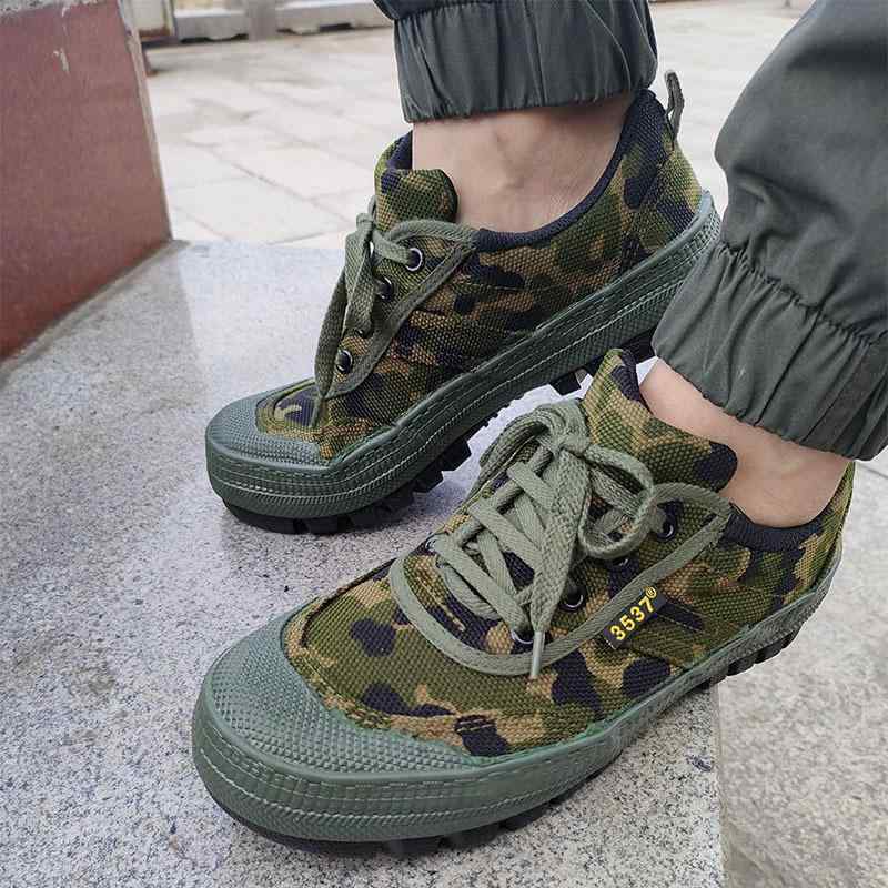 スニーカー メンズ レディース 迷彩柄 ローカット ワークシューズ 耐摩耗 滑り止め 快適 歩きやすい 登山靴 アウトドア カジュアル 通気性 グリップ クッション性(x2)