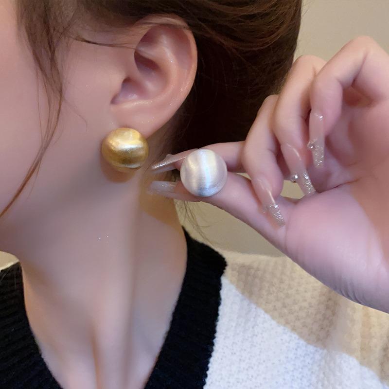ピアス レディース 韓国 ゴールド シルバー マット 幾何学模様 イヤリング クリップ式 電気メッキ加工 アレルギー対応 おしゃれ かわいい 個性派