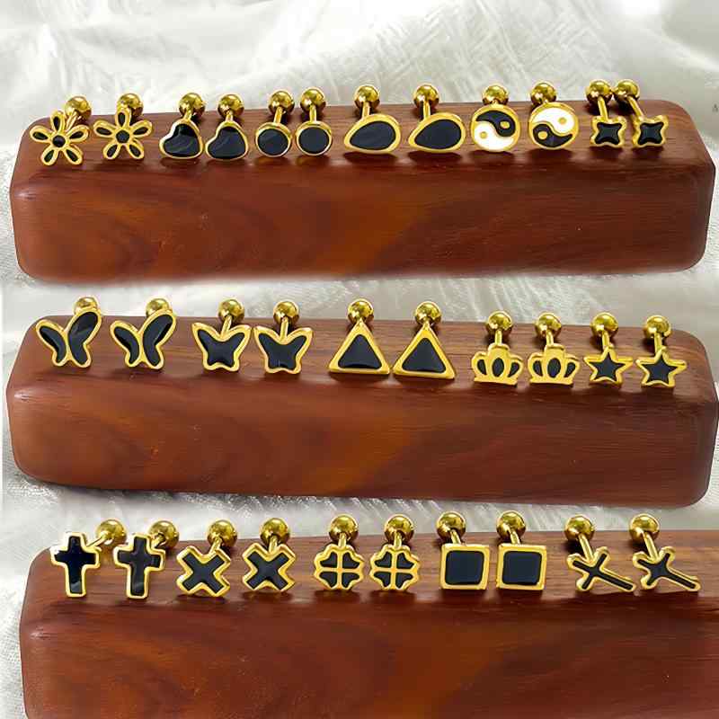 ピアス 男女兼用 チタン鋼製 スタッドピアス ミニ 蝶 ハート 星 十字架 黒 樹脂 イヤリング 軟骨ピアス