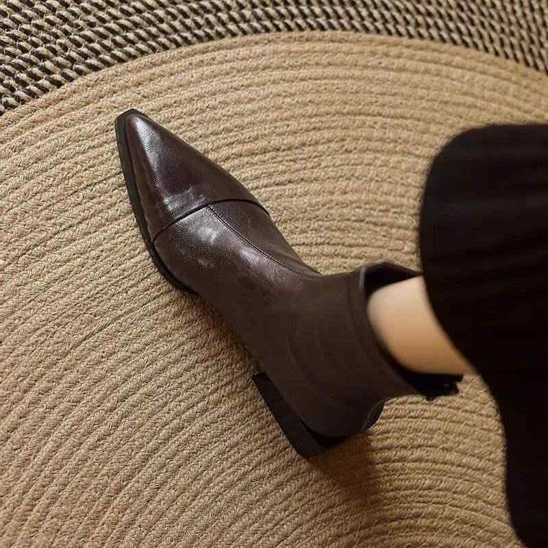 ブーツ レディース 男性用 ポインテッドトゥ ローヒール 太ヒール ショートブーツ レトロ バックファスナー チェルシーブーツ 春夏 ブラック ダークブラウン