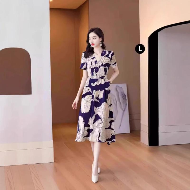 ワンピース レディース 大きいサイズ Aライン 半袖 Vネック 花柄 ミモレ丈 膝下丈 ウエストマーク ゆったり 普段使い 通勤 きれいめ 上品 エレガント 青 ブルー 赤 レッド 再生繊維