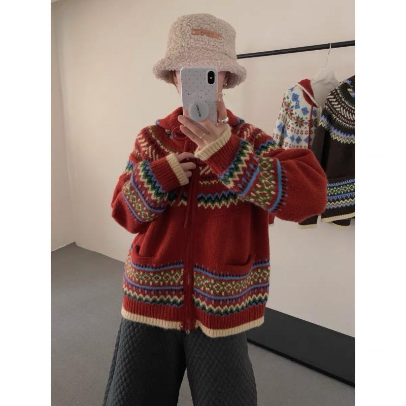 ニット レディース カーディガン 秋冬 長袖 フェアアイル柄 幾何学模様 ゆったり 文芸風 レトロ 厚手 綿 アクリル ミルクホワイト 赤 コーヒー色(x2)