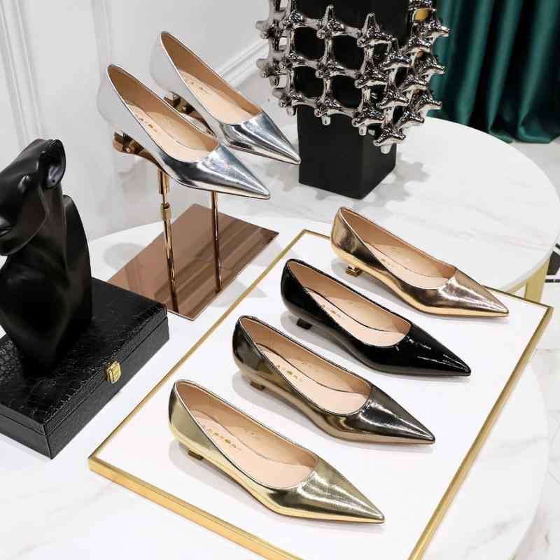 高跟パンプス レディース ポインテッドトゥ ローヒール チャンキーヒール 春秋 シャンパンカラー ブラック ゴールド シルバー ガンメタル 宴会 パーティー