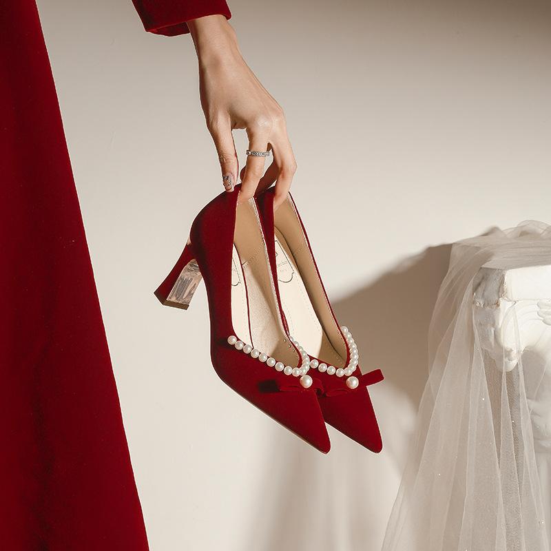 楽天ブリルビパンプス レディース ウェディング ブライダル シューズ 赤 結婚式 花嫁 靴 ハイヒール ポインテッドトゥ 太ヒール ラインストーン スエード 32 33 34 35 36 37 38 39 40 41 42 43 春夏 秋冬 パーティー