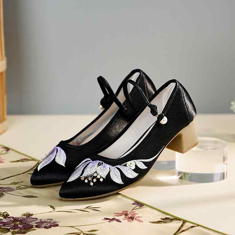 布靴 レディース 刺繍 民族風 チャイナドレス 紐付き フラットシューズ 花柄 柔 ベルベット ローカット スニーカー 普段使い 白 黒 ベージュ